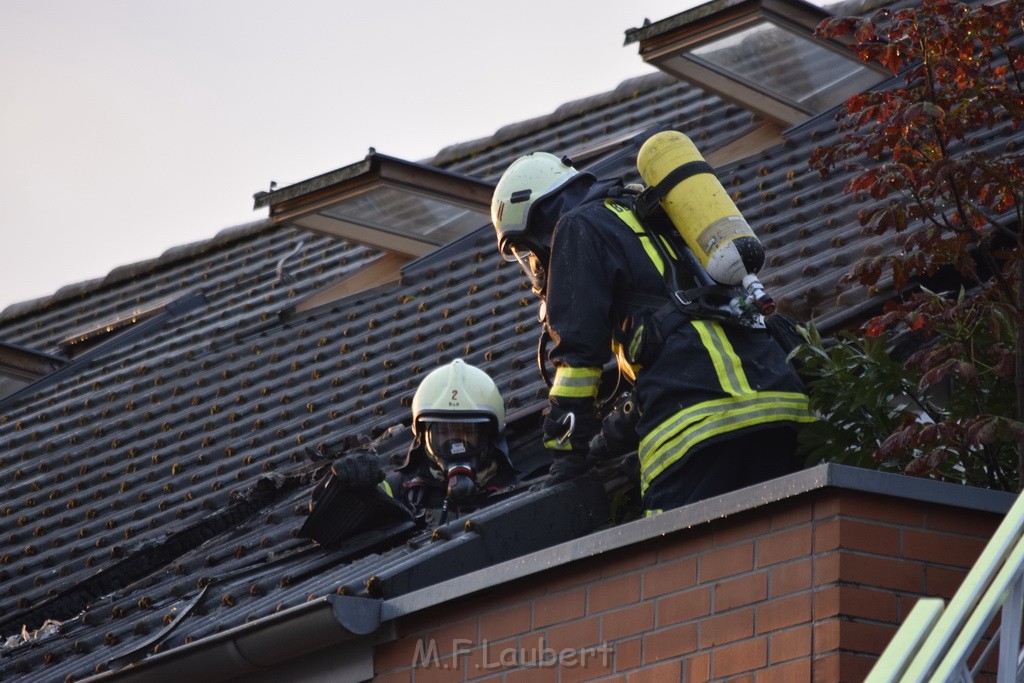 Feuer 2 Y Koeln Suerth Elisabeth Selbertstr P118.JPG - Miklos Laubert